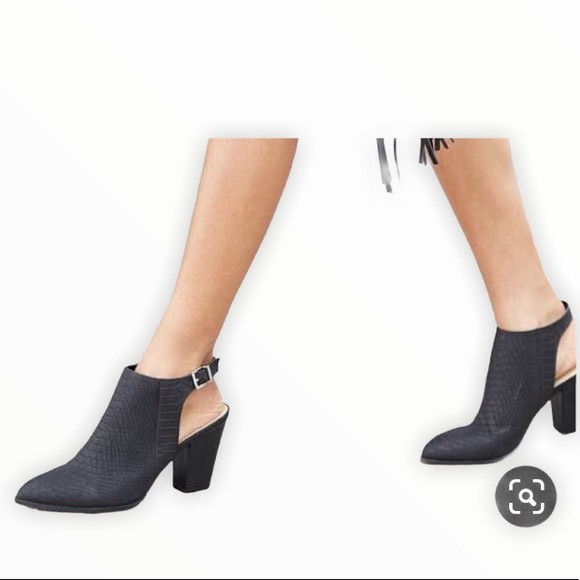 Bar III Women's Grey Ivy Round Toe Bootie Size 11 - Picture 15 of 15